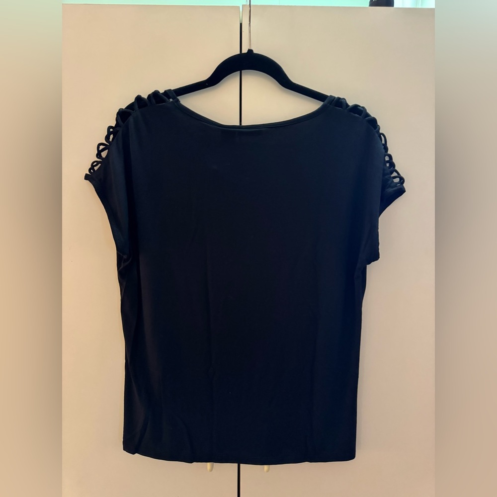 NWT Tahari Blouse with Shoulder Detail Size Medium - Picture 2 of 5